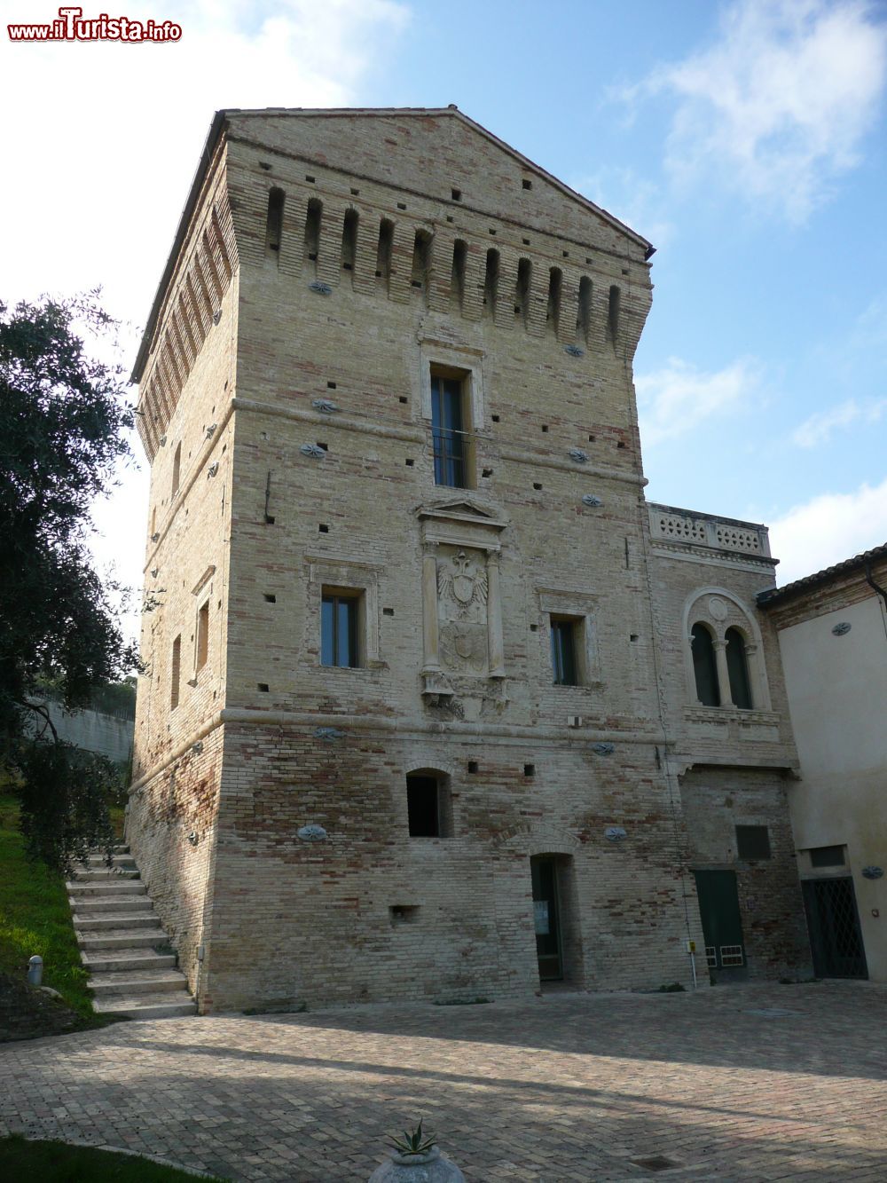 Immagine La Torre di Martinsicuro sulla riviera adriatica in Abruzzo - © Franco aq, CC BY-SA 3.0, Wikipedia