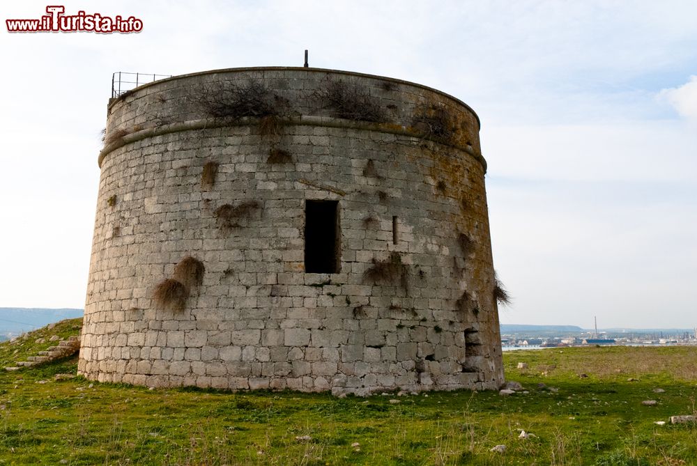 Immagine La Torre Magnisi a Priolo Gargallo, provincia di Siracusa, costa est della Sicilia