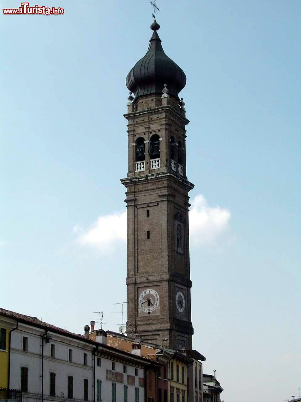 Immagine La Torre Nuova nel centro di Carpenedolo - © Alepiova - Wikipedia