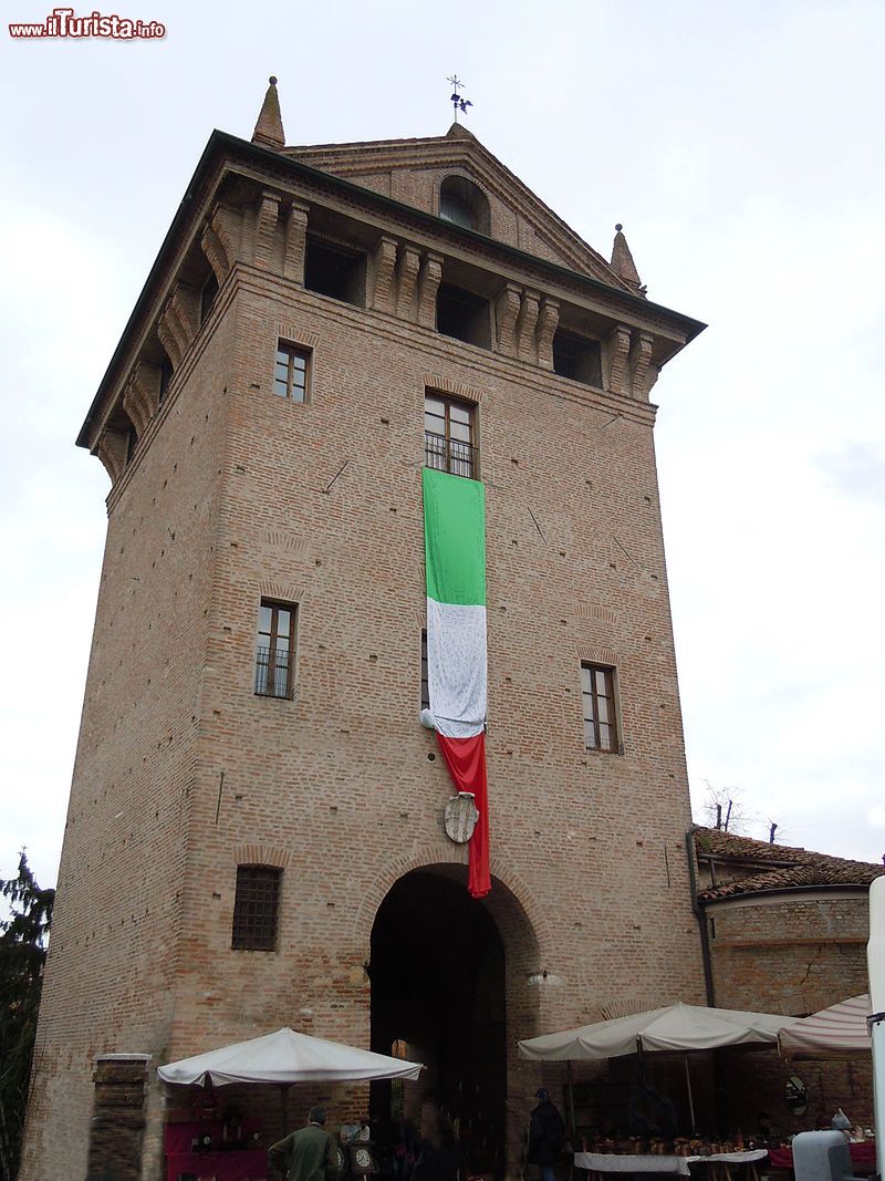 Immagine La Torre quattrocentesca di Gonzaga in Lombardia - © Massimo Telò - CC BY-SA 3.0, Wikipedia