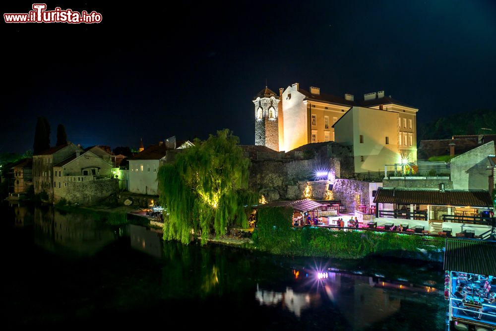 Immagine La vecchia città di Trebinje by night, Bosnia Erzegovina.