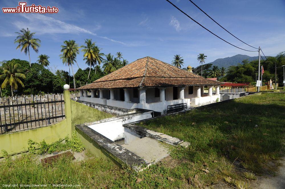 Immagine La vecchia moschea di Pengkalan Kakap located a Merbok, nel Kedah in Malesia - © Aisyaqilumaranas / Shutterstock.com