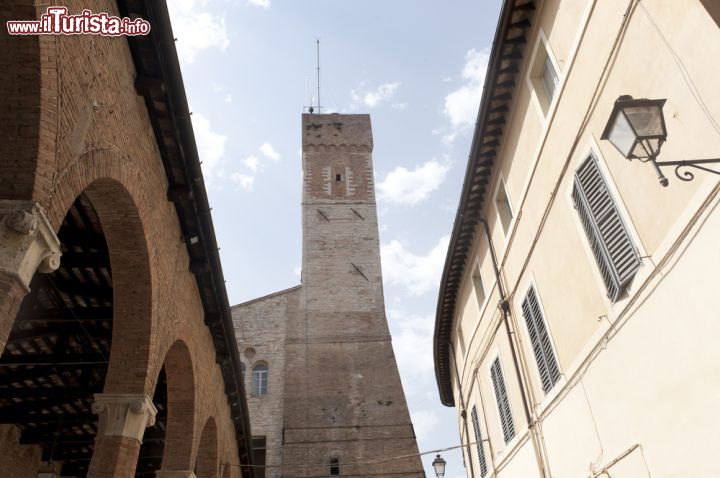 Immagine La visita al centro storico di Matelica, il borgo  nelle Marche, provincia di Macerata  - © Claudio Giovanni Colombo / shutterstock.com