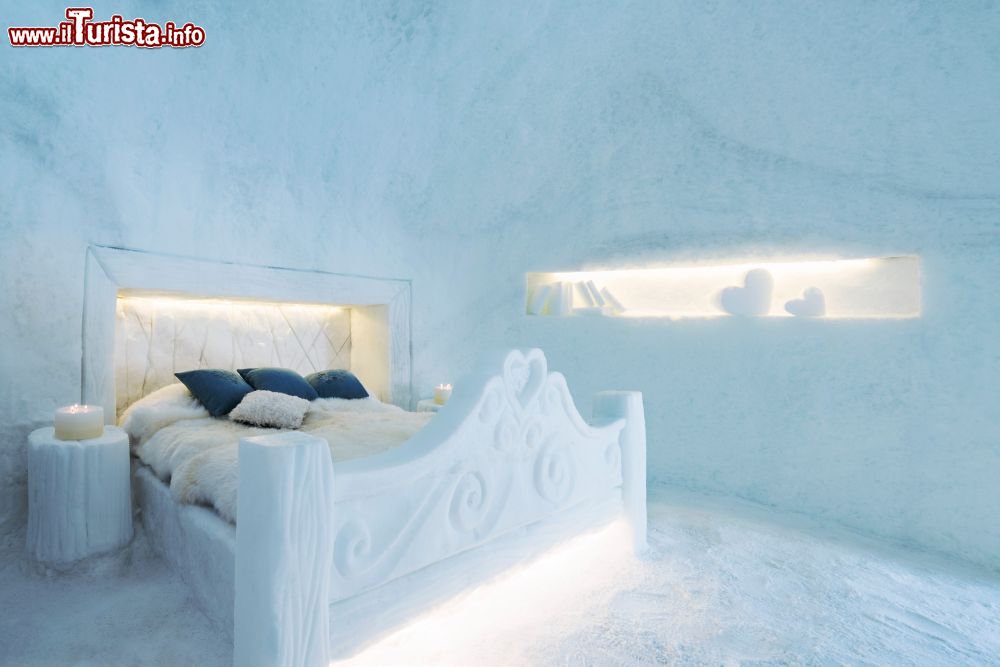 Immagine Una stanza dell'hotel di ghiaccio davanti all'Hotel Lac Salin SPA & Mountain Resort a Livigno