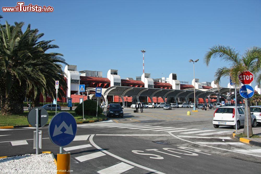 Immagine L'aeroporto internazionale di Lamezia Terme in Calabria - © Vera Kalyuzhnaya / Shutterstock.com