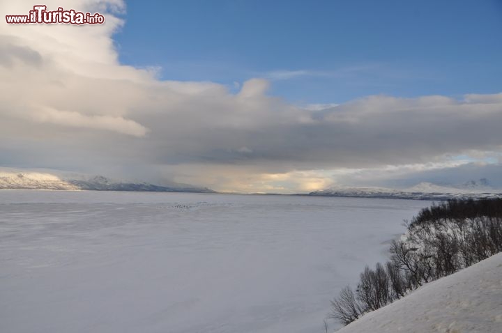 Immagine Lago Tornetrask in Svezia, dintorni di  Abisko