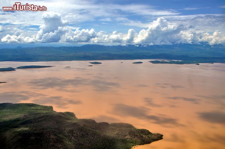 Immagine Lago Abaya a Arba Minch visto durante un volo dell'Ethiopian Airlines.