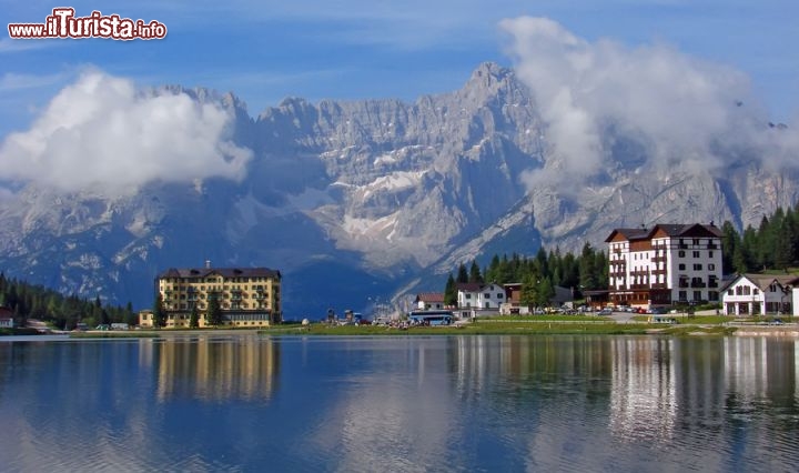 Immagine Lago di Misurina - © Pablo Debat - Fotolia.com