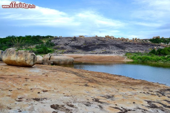 Immagine Fotografia del paesaggio magico dello stato di Paraiba, i Lajedo de Pai Mateus (Brasile)