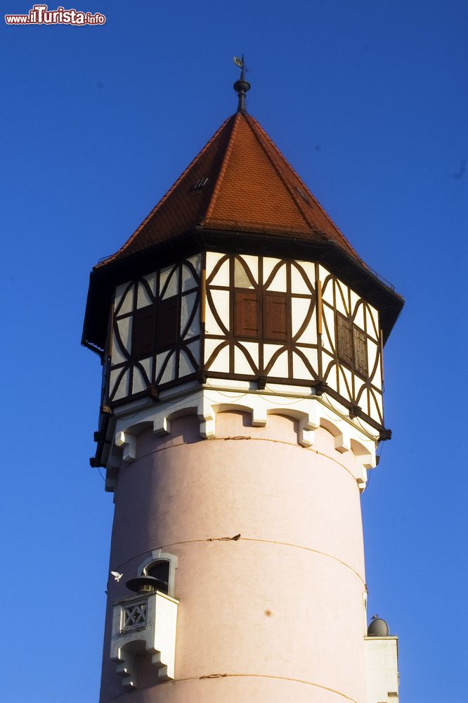Immagine L'antica torre dell'acqua nella città di Brezice, Slovenia.