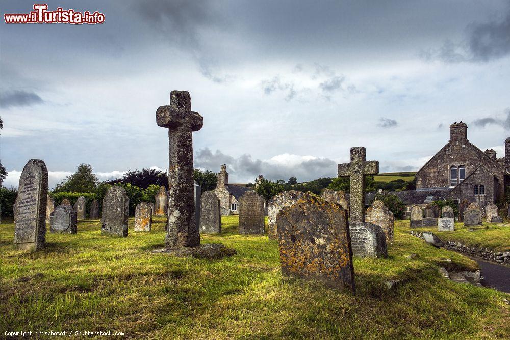 Immagine L'antico cimitero di St. Ives situato vicino alla chiesa parrocchiale, Corovaglia, Regno Unito - © irisphoto1 / Shutterstock.com