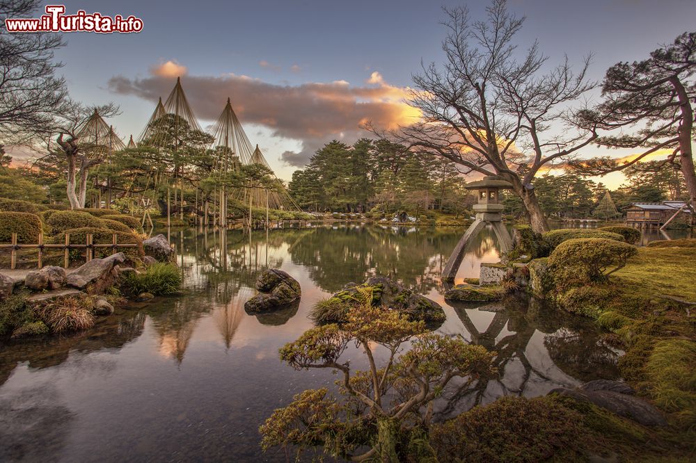 Immagine L'antico giardino privato del Kenrokuen a Kanazawa, Giappone. La sua costruzione si fa risalire all'inizio del XVII° secolo per opera del clan Maeda.