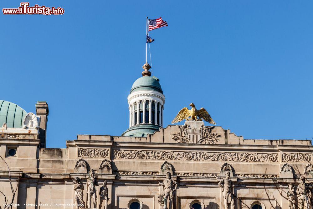 Immagine L'aquila dorata sulla cima dell'Indiana State House fotografata dal Campidoglio, Indianapolis (USA) - © Jonathan Weiss / Shutterstock.com