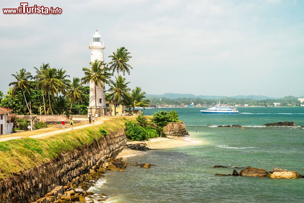 Immagine L'area del faro nella cittadina di Galle (Colombo), Sri Lanka. Si tratta del miglior esempio di città fortificata costruita dagli europei nel sud-est dell'Asia.