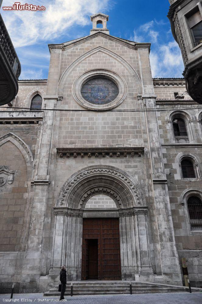 Immagine L'austera chiesa di San Juan nell'omonima piazza di Lerida, Spagna - © Elzloy / Shutterstock.com
