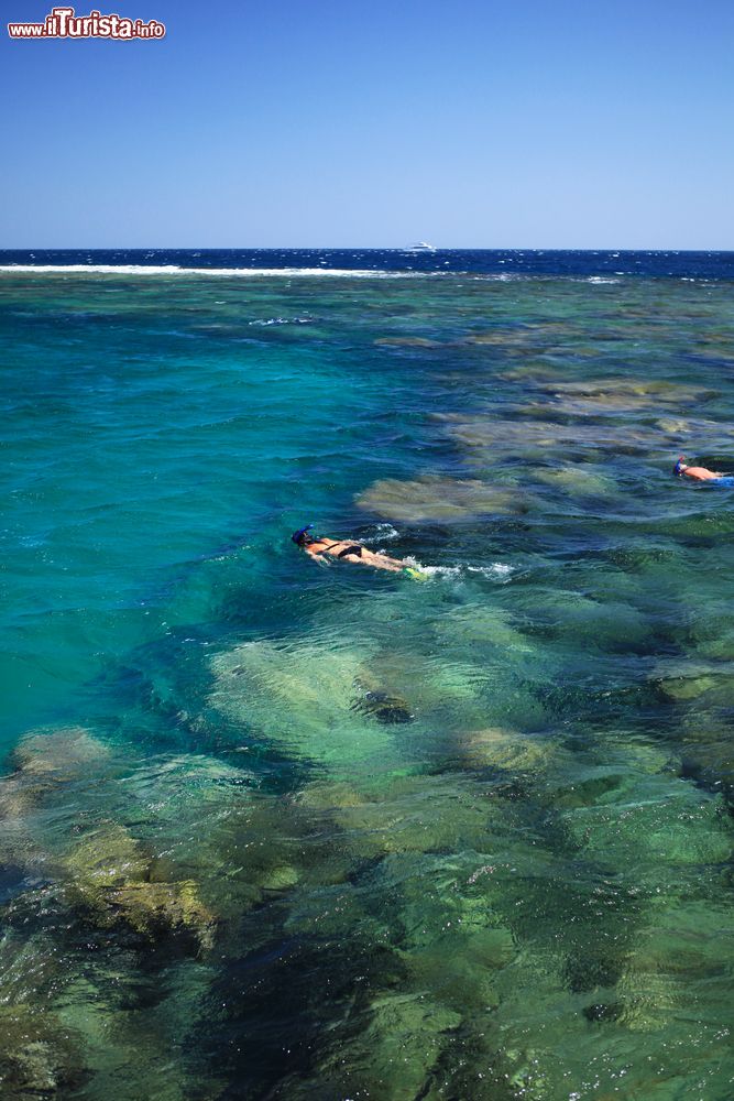 Immagine Le acque cristalline che lambiscono Port Ghalib nei pressi di Marsa Alam, Egitto.