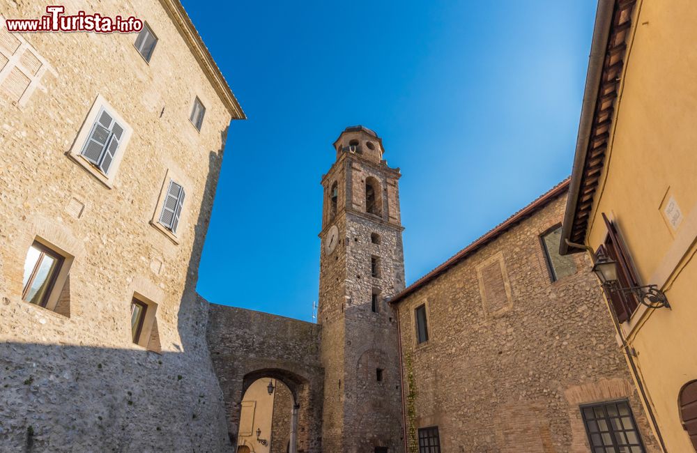 Immagine Le antiche case del centro cittadino di Poggio Mirteto nel Lazio, siamo in provincia di Rieti