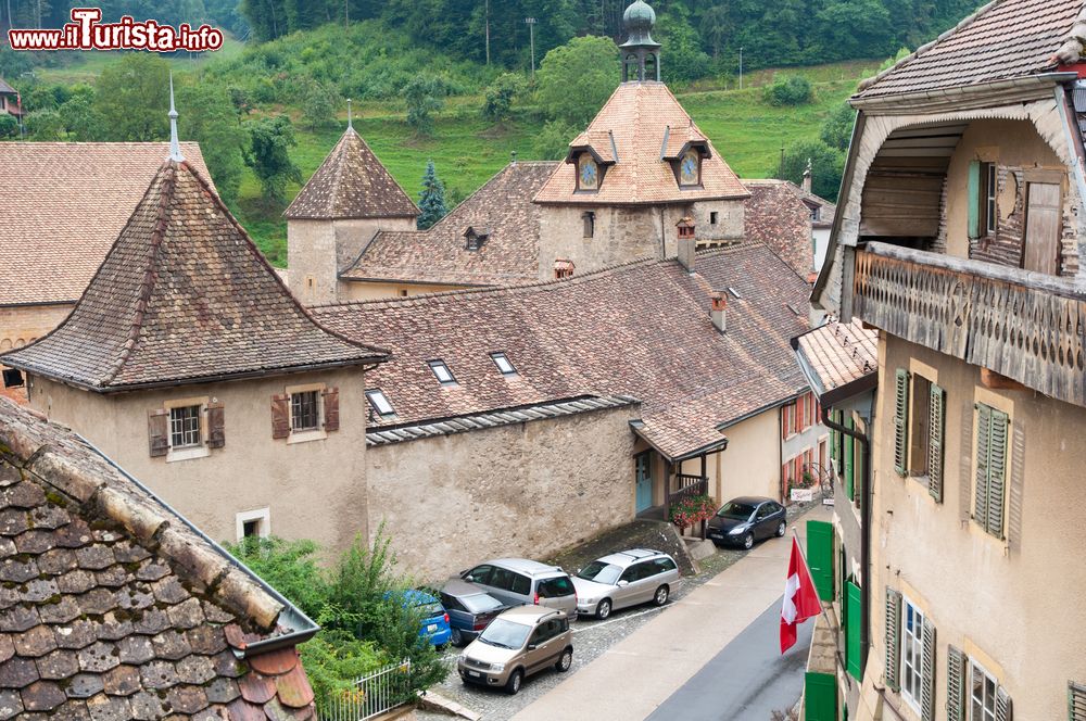 Immagine Le antiche case di Romainmotier, CantonVaud, distretto di Jura-Nora Vaudois in Svizzera