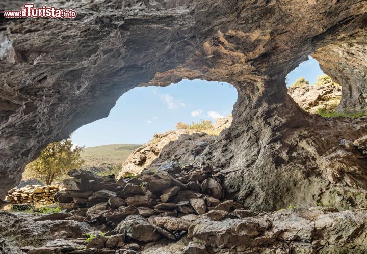 Immagine Le antiche miniere di magnetite di Farinole in Corsica. Attivate nel 15° secolo il sito è stato in attività fino all'inizio del '900