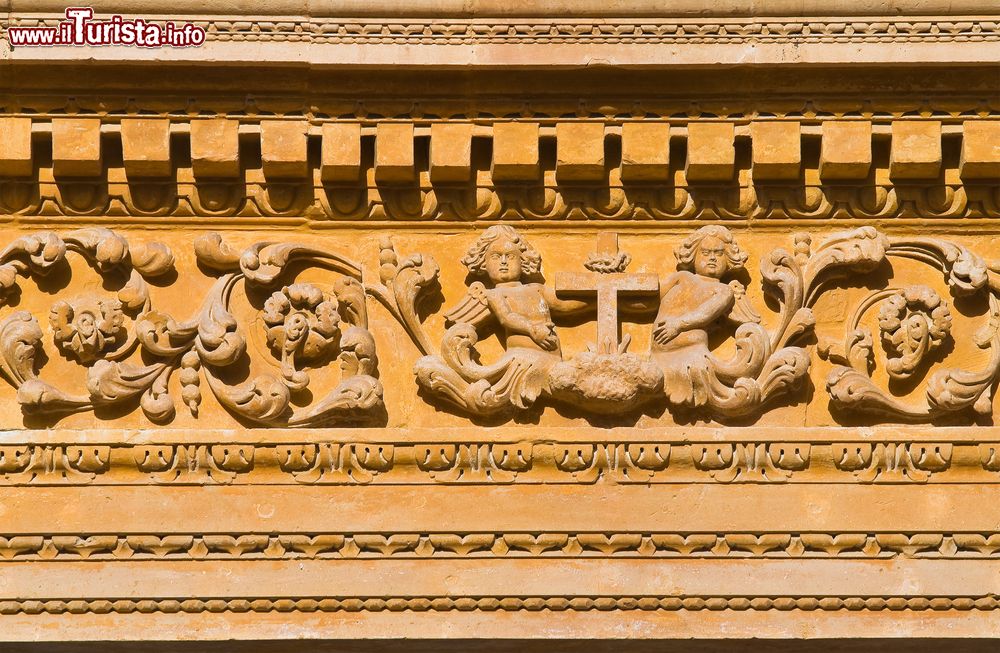 Immagine Le arenarie cesellate del Santuario del Santuario del Santissimo Crocifisso della Pietà a Galatone