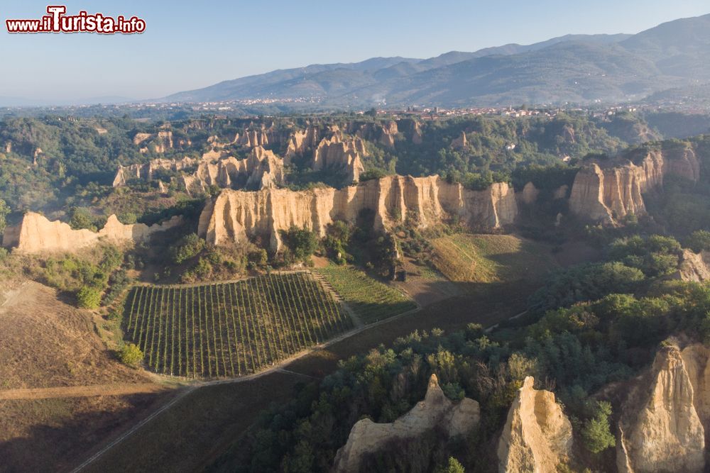 Immagine Le Balze, i calanchi di Terranuova Bracciolini nella provincia di Arezzo in Toscana