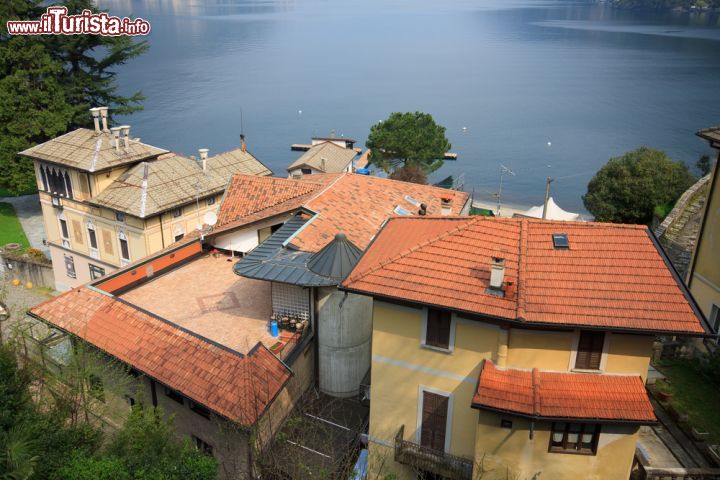 Immagine Le case del centro di Faggeto Lario sul Lago di Como - © Zocchi Roberto / Shutterstock.com