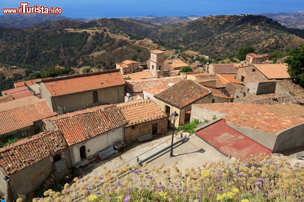 Immagine Le case del centro storico di Bova in Calabria