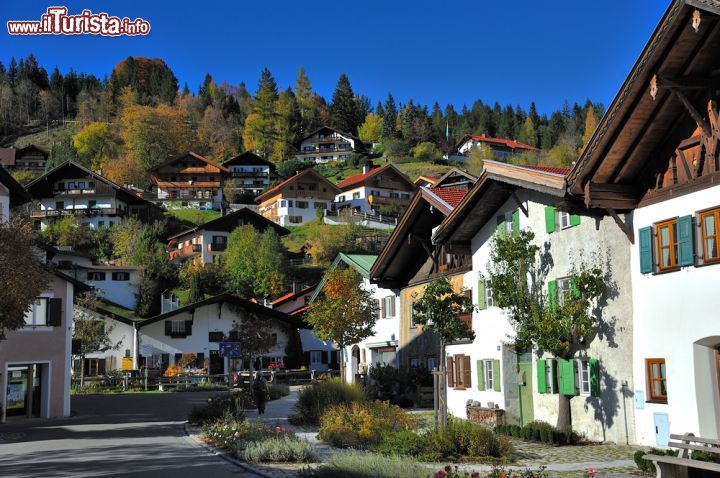 Immagine Le case di montagna di Mittenwald, Germania - © clearlens / Shutterstock.com