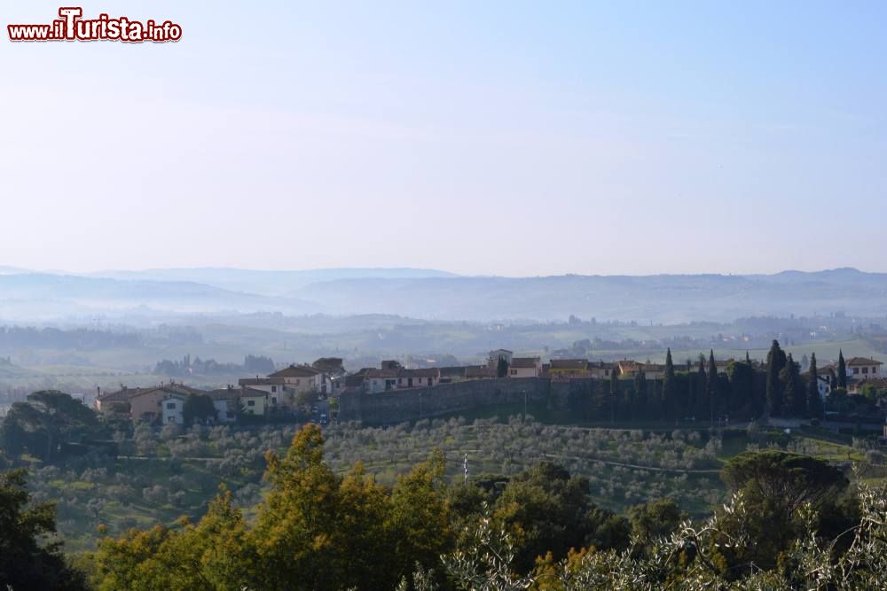 Immagine Le colline a nord del borgo di Malmantile in Toscana - © Pufui PcPifpef - CC BY-SA 4.0, Wikipedia