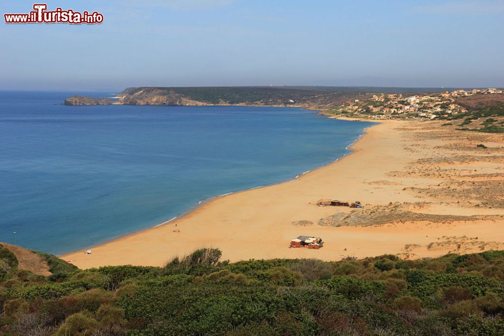 Immagine Le dune della spiaggia di Pistis in Sardegna - © Gianni Careddu - CC BY-SA 4.0, Wikipedia