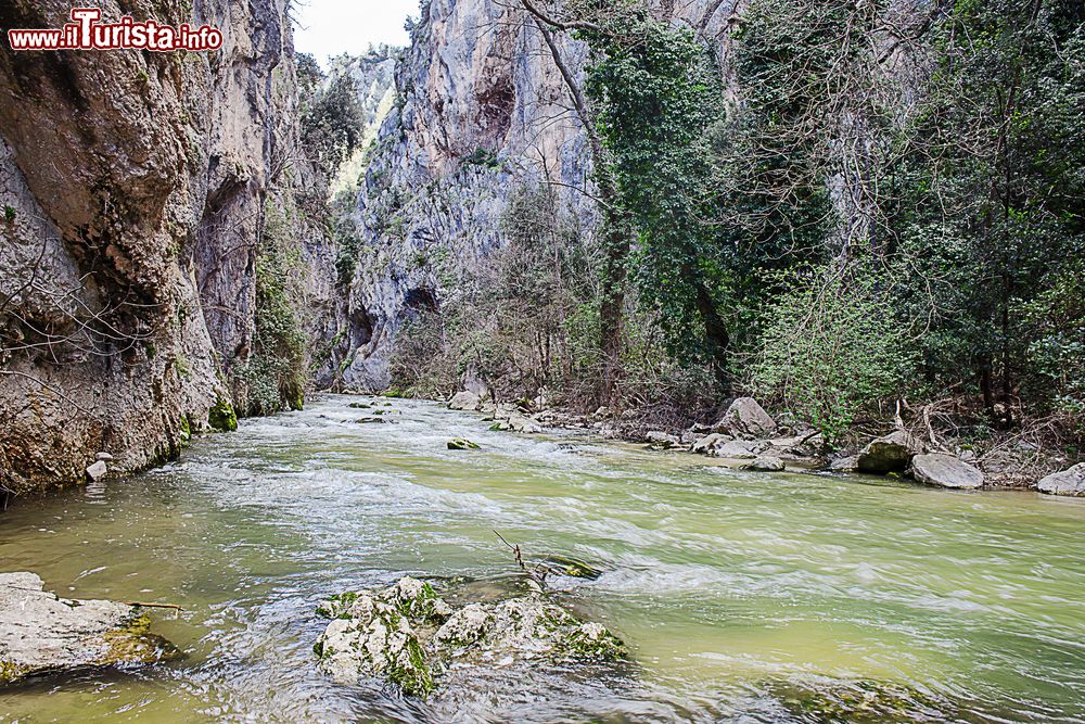 Immagine Le Gole di San Venanzio e il fiume Aterno a Raiano in Abruzzo