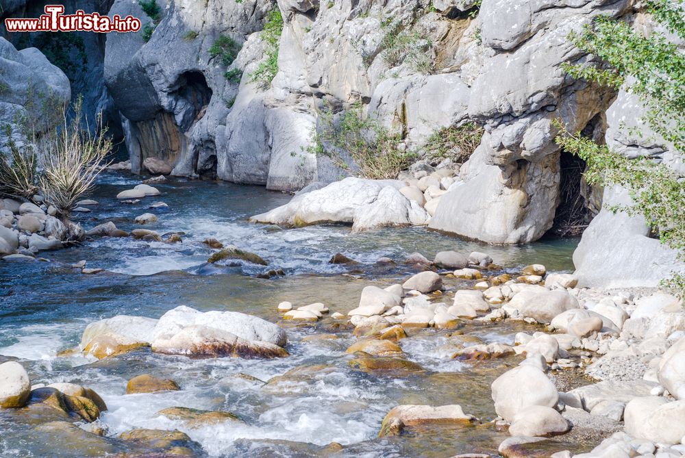 Immagine Le Gole di Tiberio sul fiume Pollina in Sicilia, Parco delle Madonie