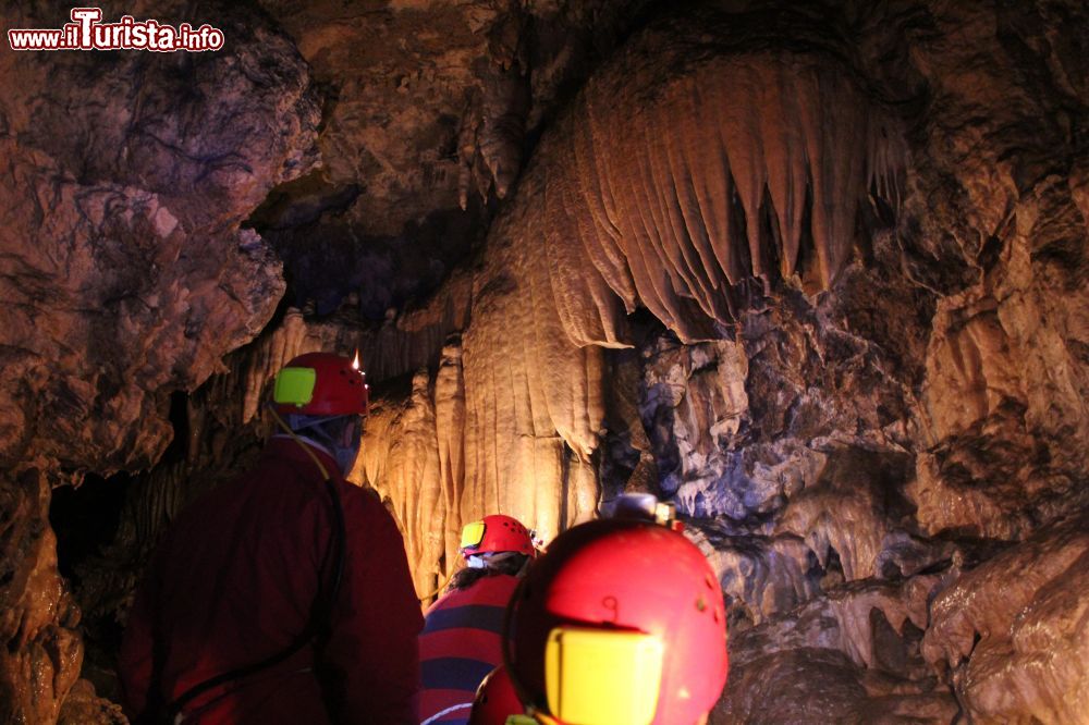 Immagine L'interno della grotta di Castello Tesino, Trentino Alto Adige. Nota anche come grotta di Valnuvola, questa cavità carsica è stata scoperta nel 1926. Foto Manuel Buffa Archivio APT Valsugana