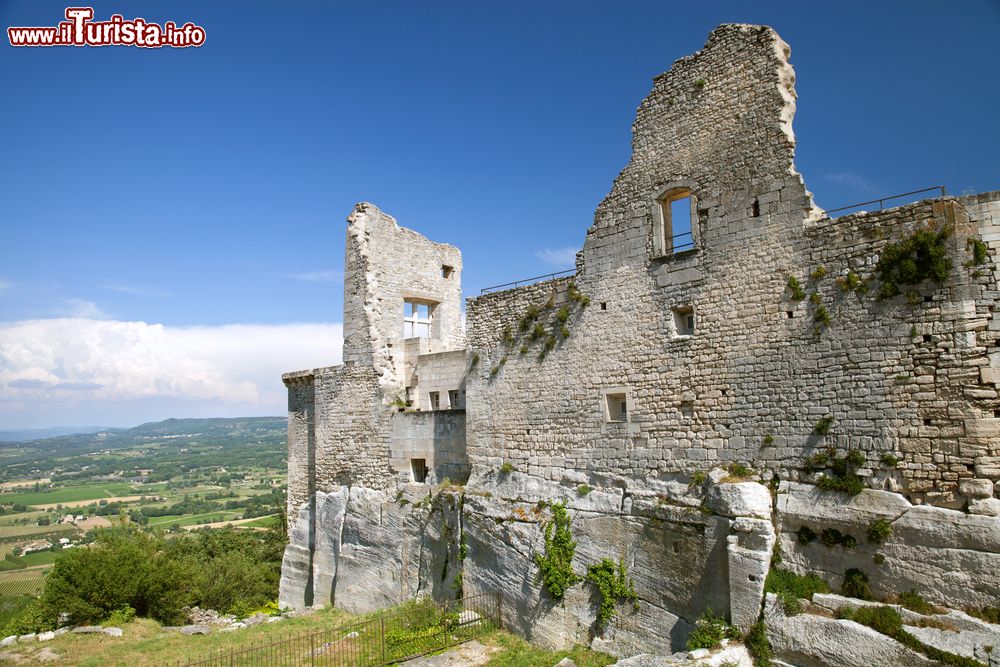 Immagine Le imponenti rovine del Castello di Lacoste in Provenza, Francia del sud