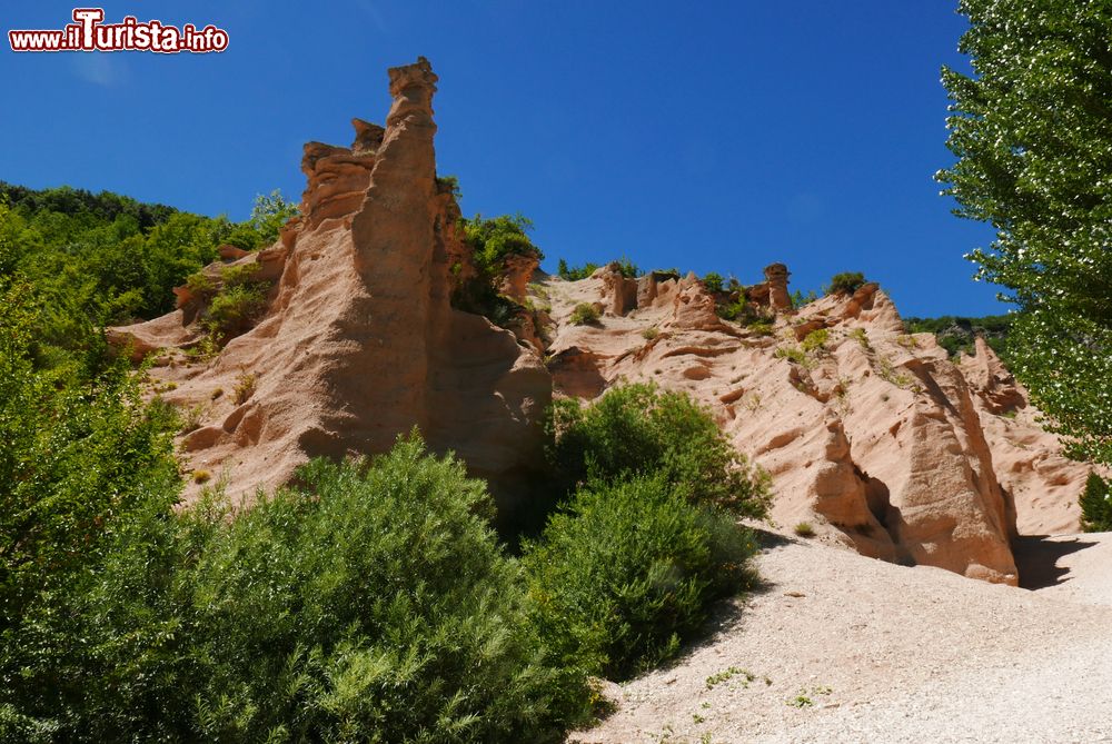 Immagine Le Lame Rosse: il piccolo canyon sul lago Fiastra, Monti Sibillini