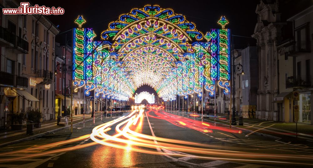 Immagine Le luminarie del Natale a Villafranca di Verona