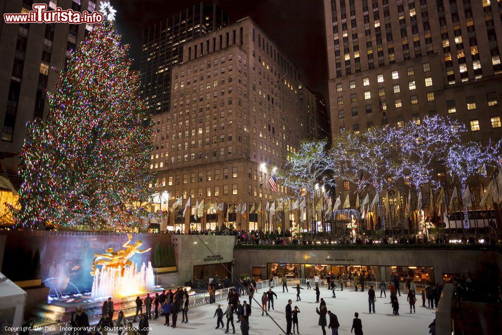 Immagine Le luminarie natalizie e l'albero di Natale al Rockefeller Center e la pista di Pattinaggio - © DW labs Incorporated / Shutterstock.com