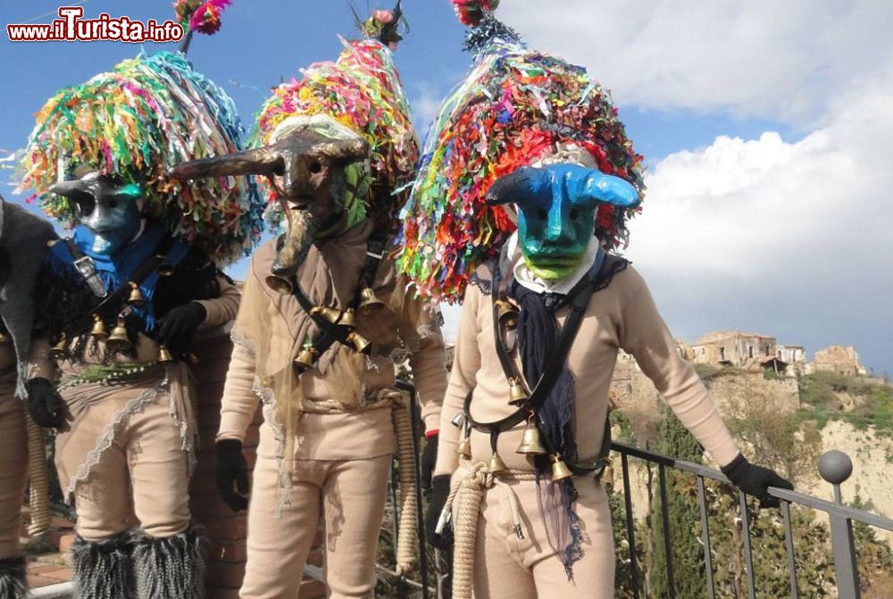 Immagine Le maschere cornute del Carnevale di Aliano in Basilicata - © illpaxphotomatic / Shutterstock.com