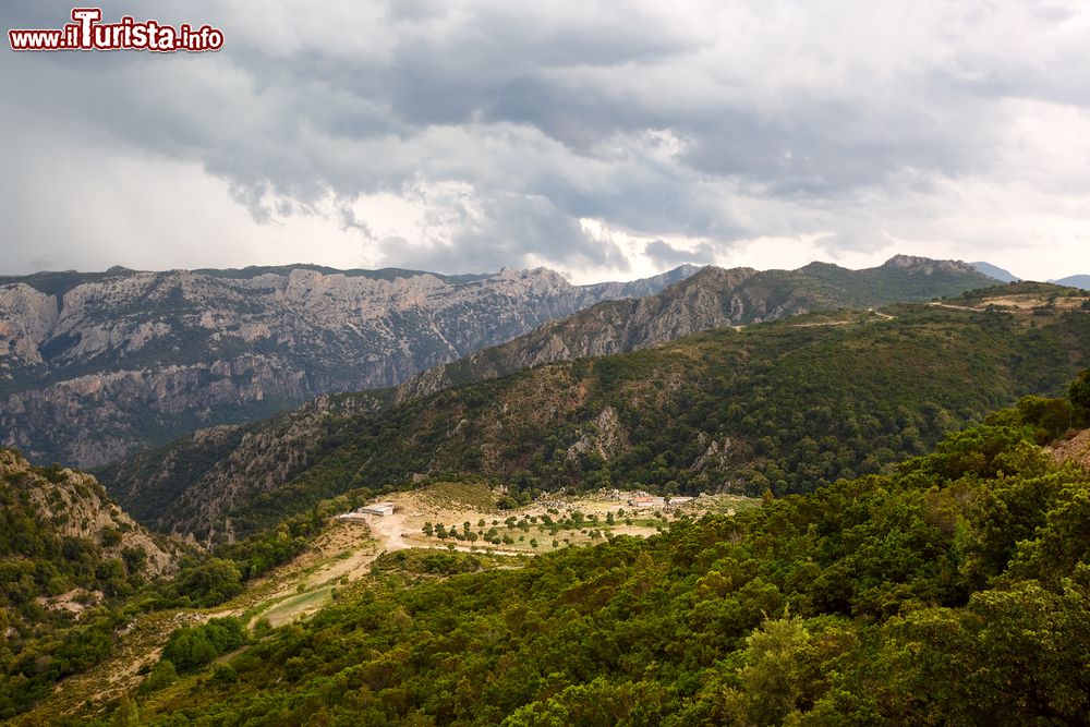 Immagine Le montagne della Barbagia vicino ad Orgosolo, Sardegna