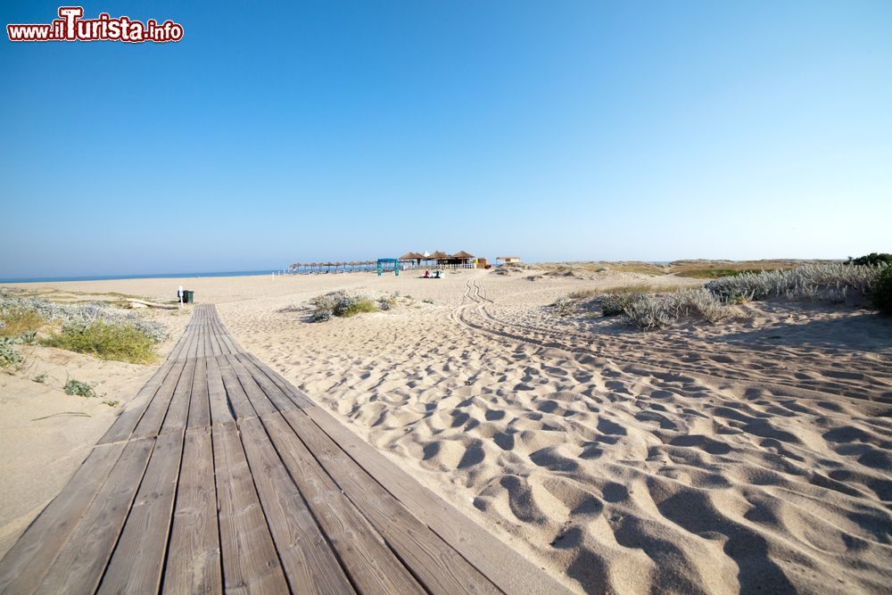 Immagine Le morbide sabbie della grande spiaggia di Badesi in Gallura, siamo nella Sardegna settentrionale