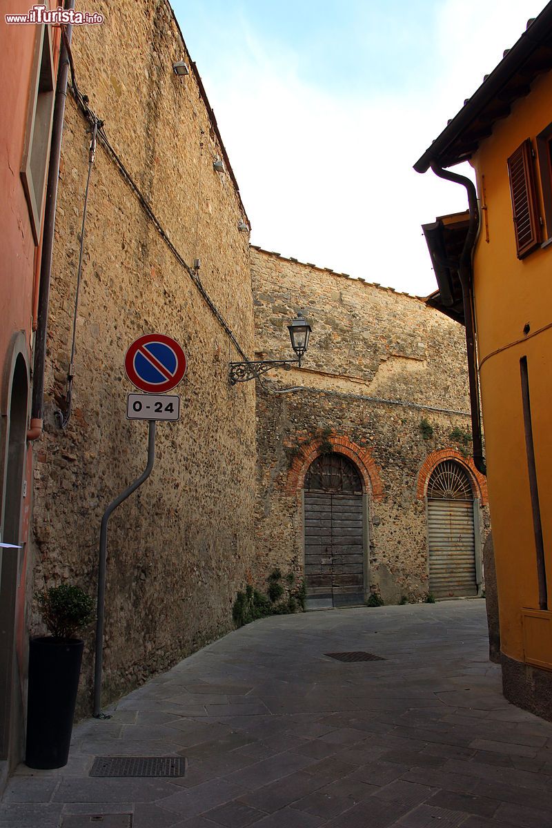 Immagine Le mura trecentesche di Borgo San Lorenzo in Toscana - © Sailko - CC BY 3.0, Wikipedia