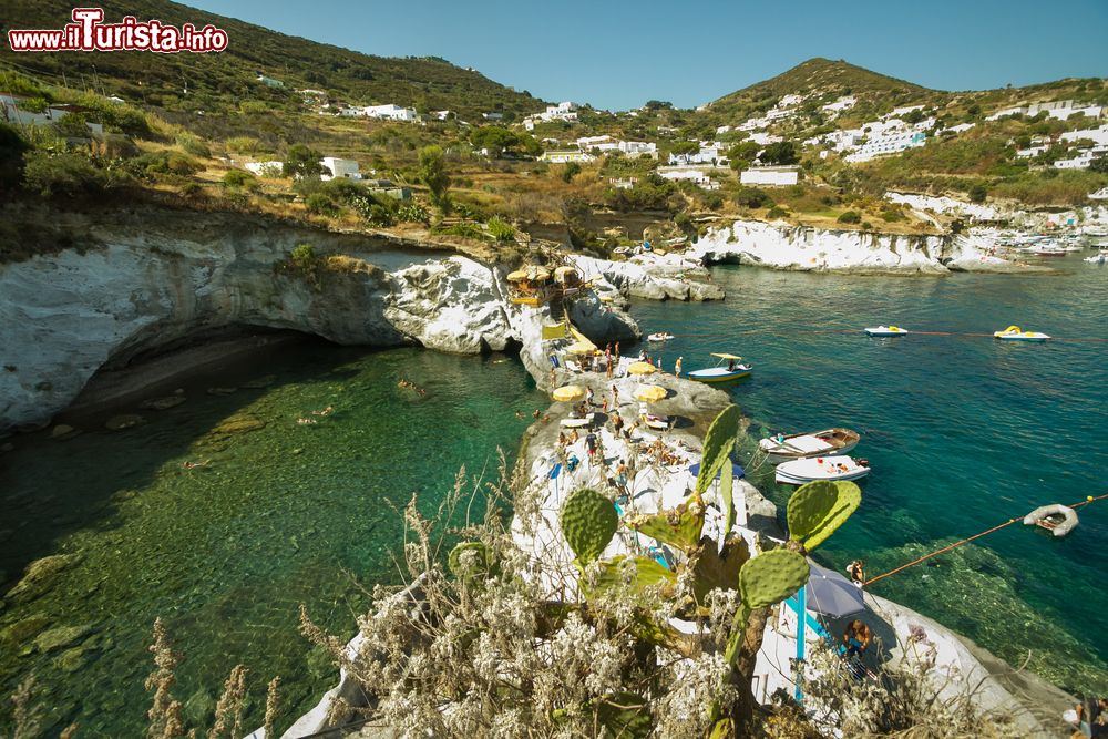 Immagine Le Piscine naturali di Ponza, siamo nell'arcipelago delle Isole Pontine, nel Lazio