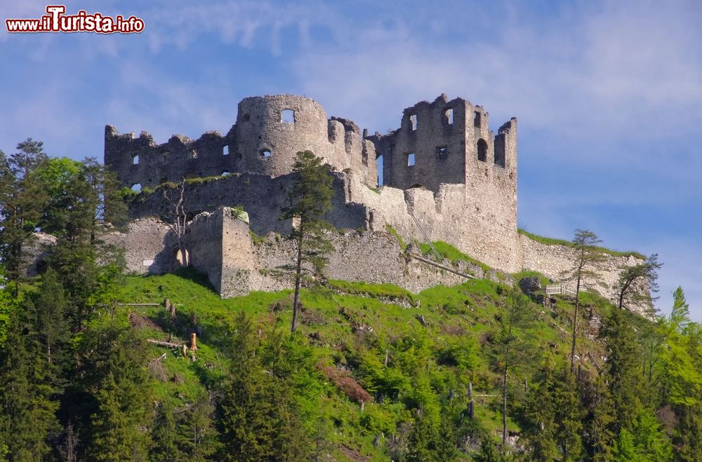 Immagine Le rovine del Castello Ehrenberg a Reutte in Tirolo, Austria.