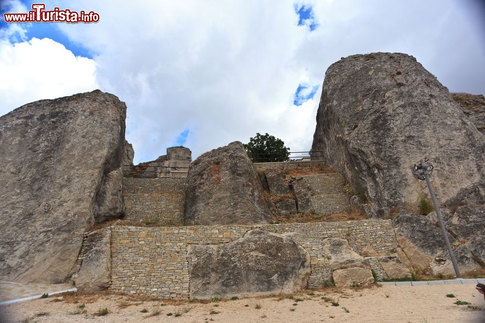 Immagine Le rovine del Castello Normanno a Bova Superiore in Calabria