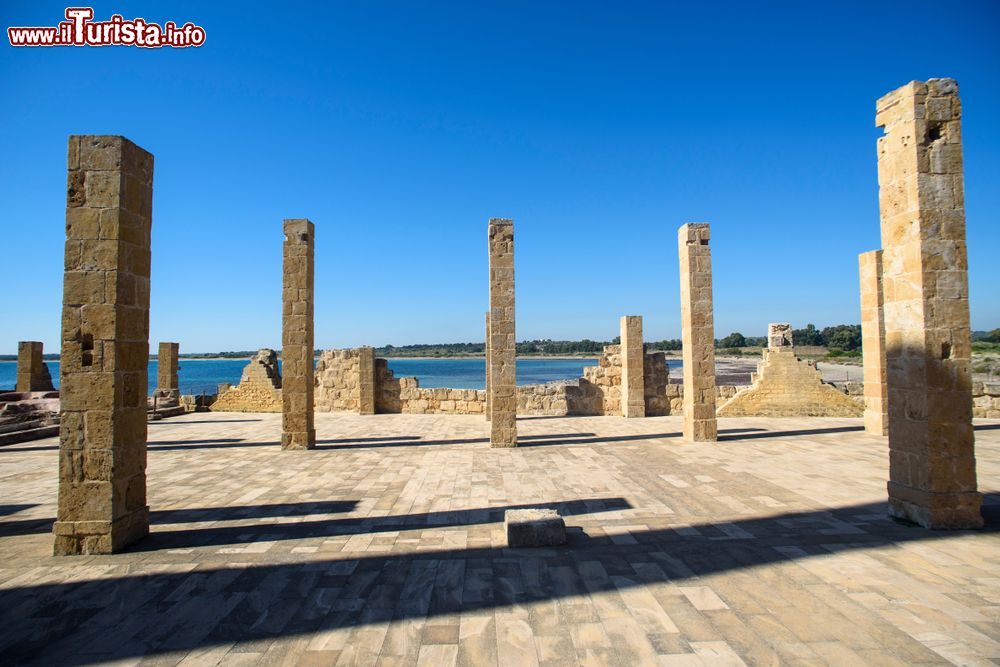 Immagine Le rovine storiche della fabbrica del Tonno a Vendicari, comune di Noto, Sicilia