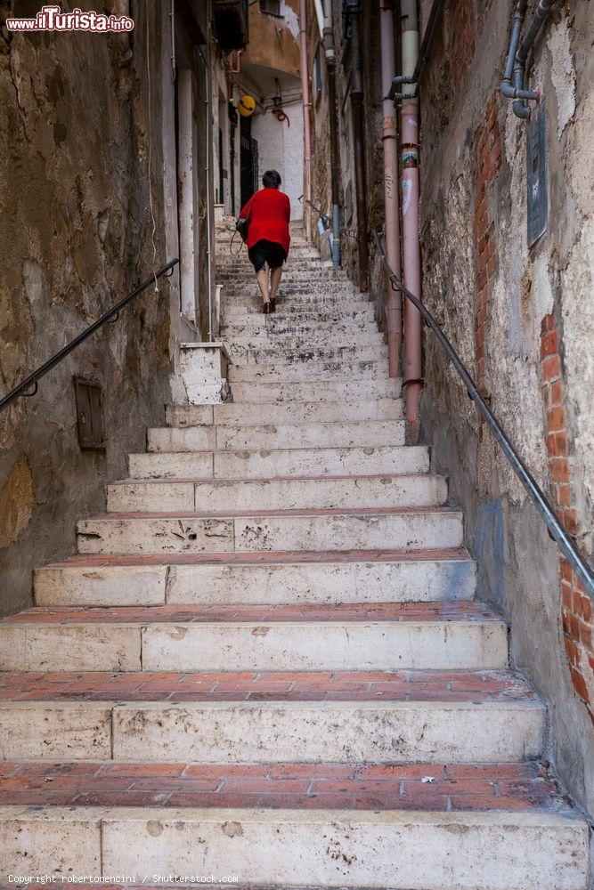 Immagine Le scale che collegano la piazza e la marina di Sciacca, Sicilia - © robertonencini / Shutterstock.com