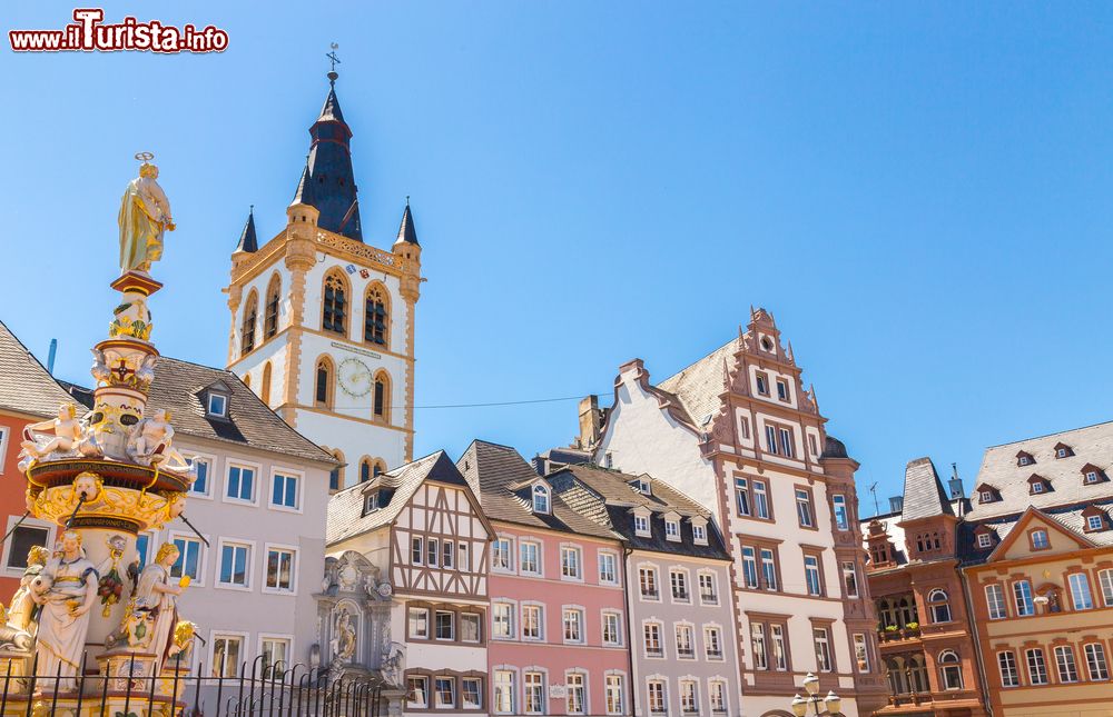 Immagine Le storiche facciate delle case di Trier (Treviri), Renania-Palatinato (Germania).