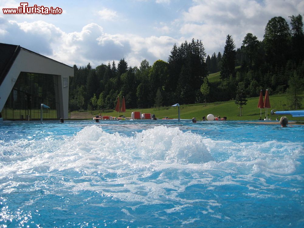 Immagine Le Therme Amade di Altenmarkt im Pongau in Austria - © Thermenurlauber - CC BY 3.0, Wikipedia