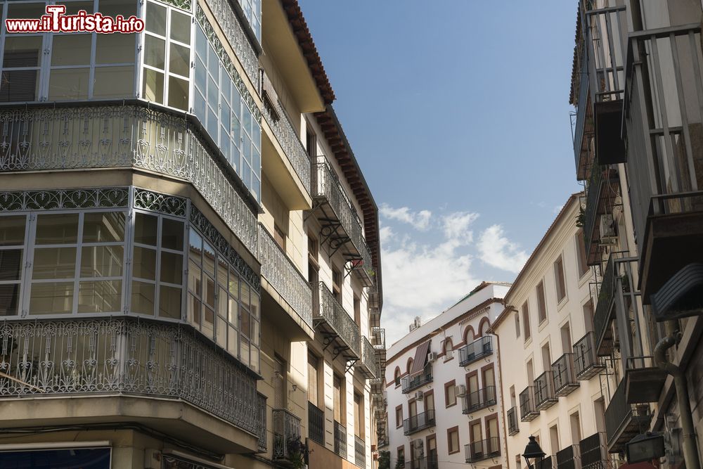 Immagine Le tipiche verande di abitazioni nel centro storico di Jaen (Andalusia, Spagna).