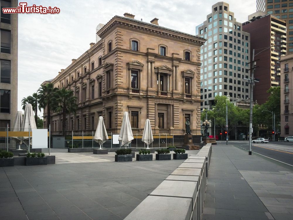 Immagine L'edificio del Vecchio Tesoro nel centro di Melbourne, Australia. Un tempo sede del Diaprtimento del Tesoro Vittoriano, oggi ospita un interessnate museo di storia cittadina.